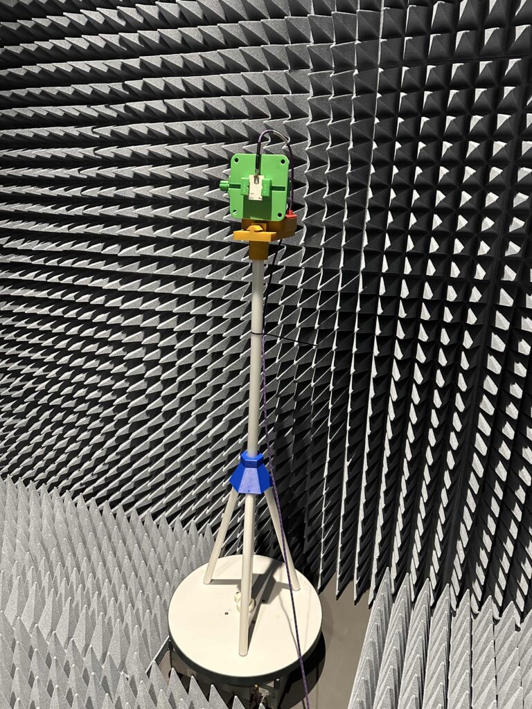 Antenna in camera anecoica